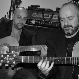 Manuel Hernández & MIguel Pino DEFERENTES