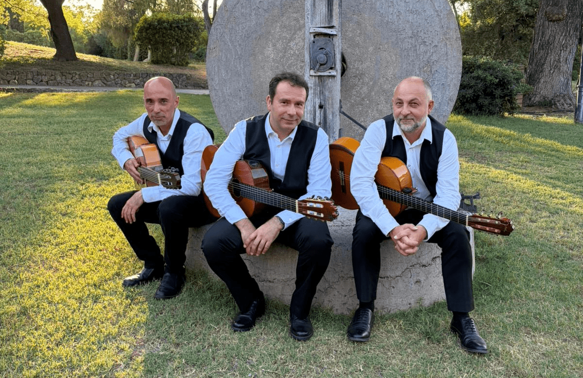 FLAMENCO GUITAR TRIO WEB FLAMENCO GUITAR TRIO WEB